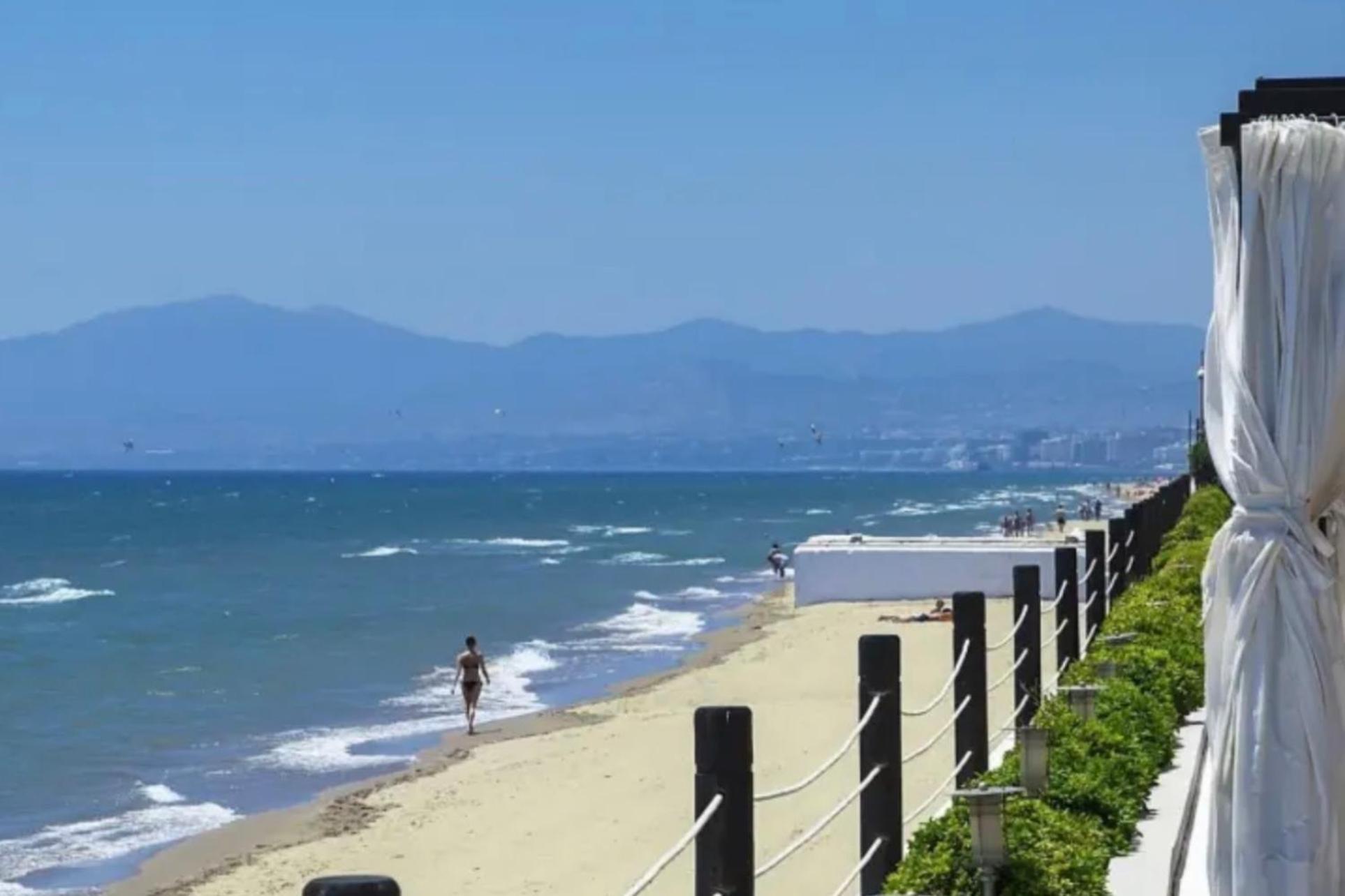 Marbella Beachfront - Beachside Apartment With Stunning Sea Views Eksteriør billede