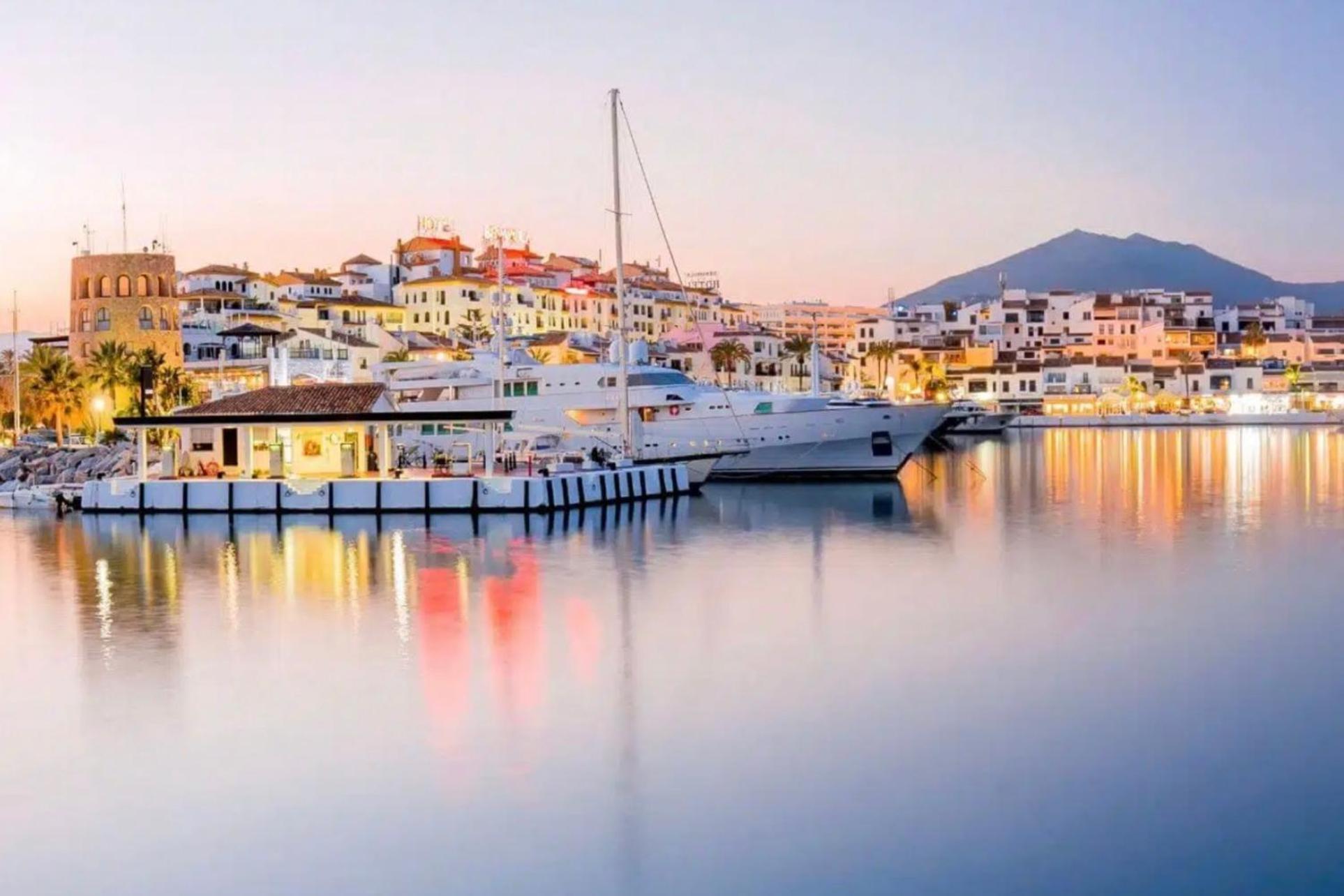 Marbella Beachfront - Beachside Apartment With Stunning Sea Views Eksteriør billede