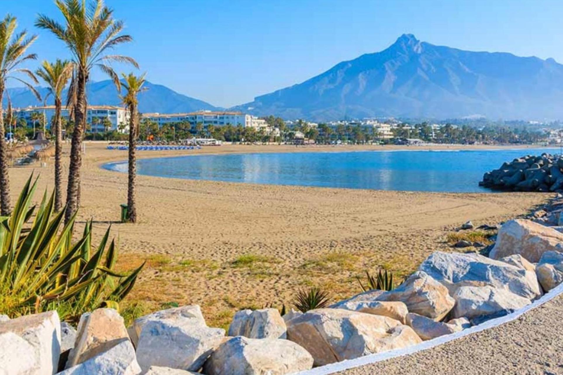 Marbella Beachfront - Beachside Apartment With Stunning Sea Views Eksteriør billede