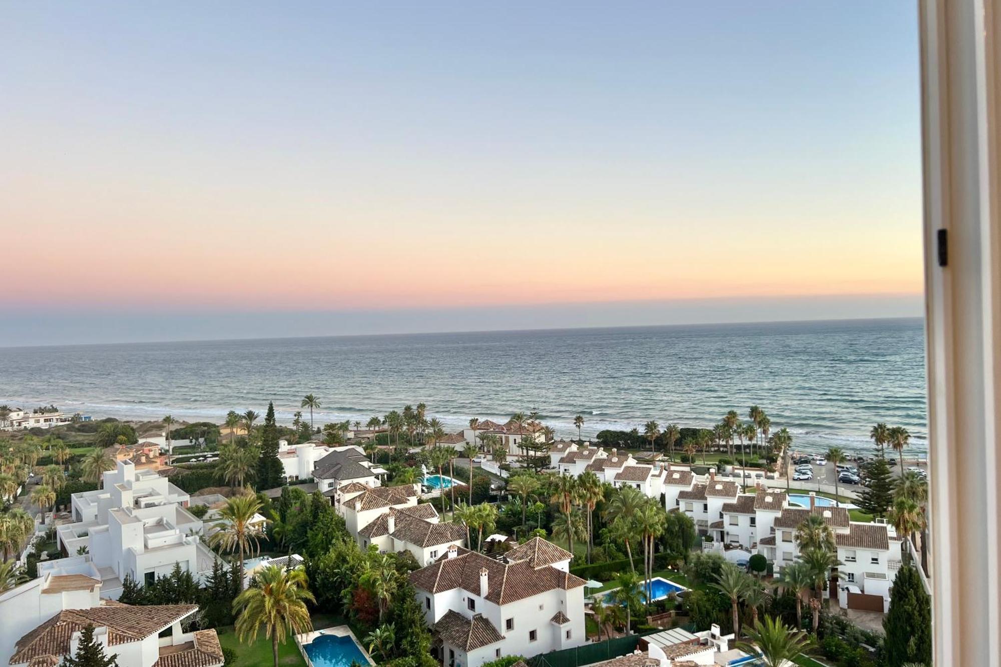 Marbella Beachfront - Beachside Apartment With Stunning Sea Views Eksteriør billede
